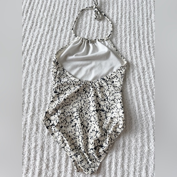 GAP Black and White One Piece Swimsuit - Picture 4 of 5